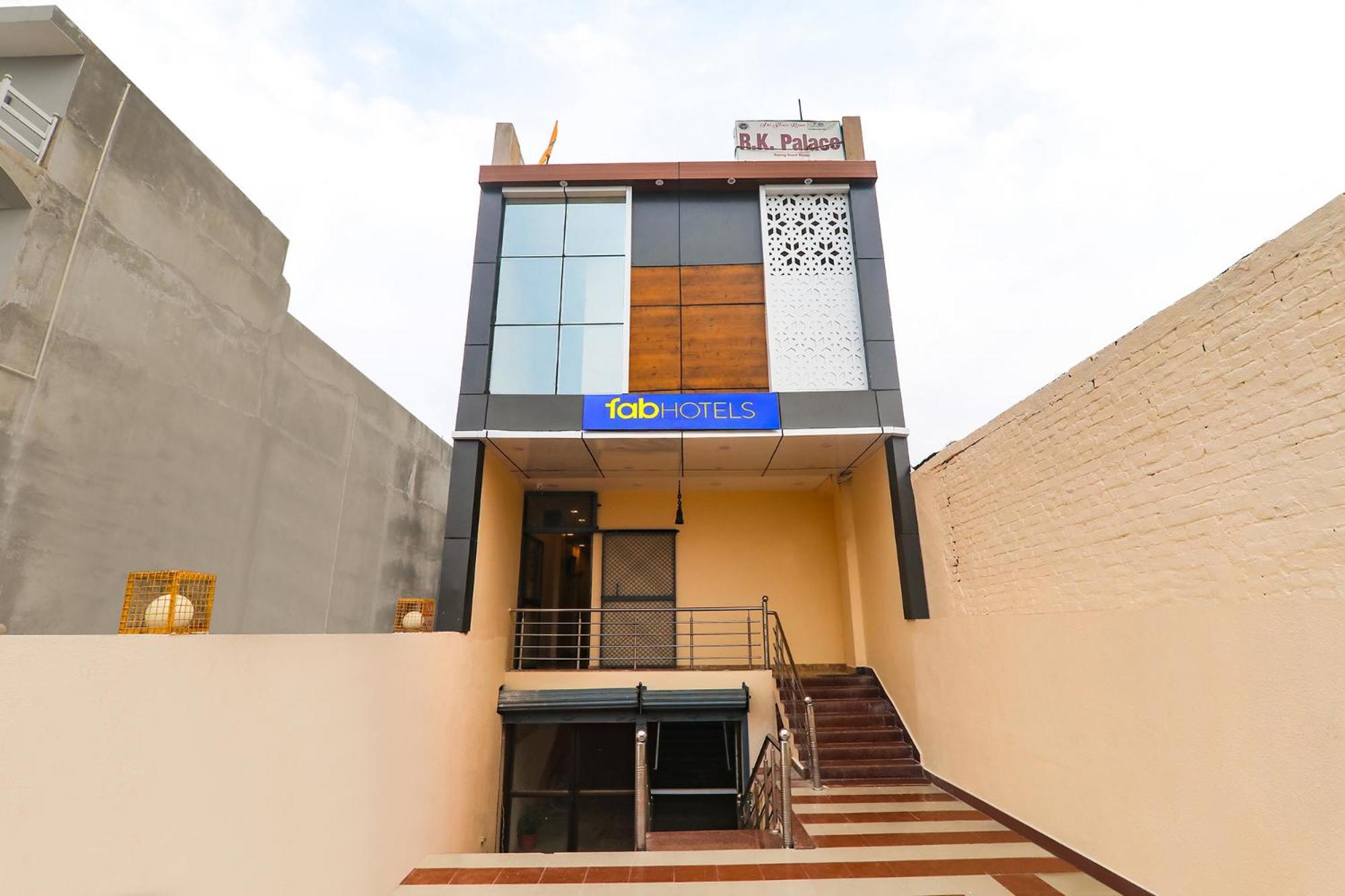 Fabhotel Rk Palace Ayodhya Exterior foto