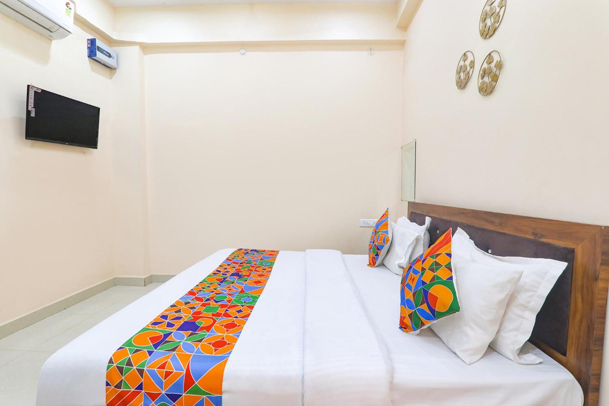 Fabhotel Rk Palace Ayodhya Exterior foto
